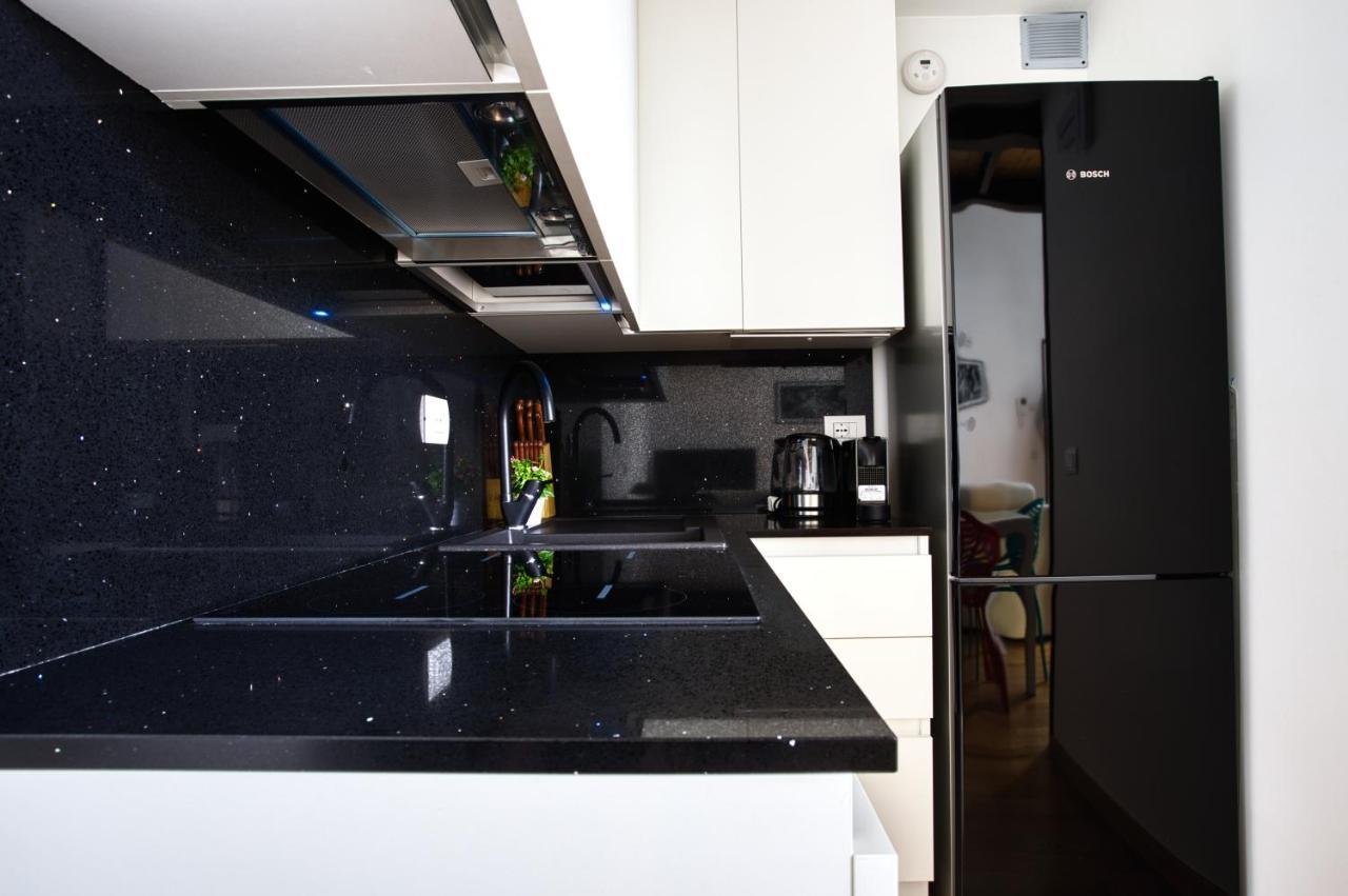 Ferienwohnung Joivy Charismatic 1-Bed Flat With Parking Mailand Exterior foto
