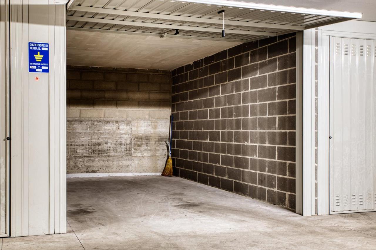 Ferienwohnung Joivy Charismatic 1-Bed Flat With Parking Mailand Exterior foto